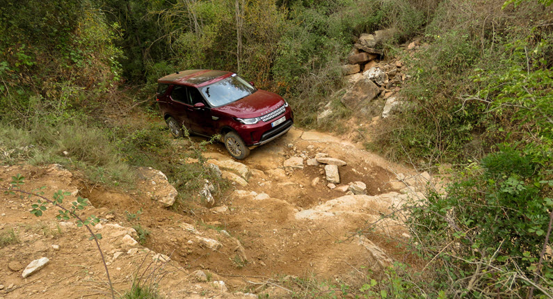 How The Hill Descent Control System Works in a Land Rover